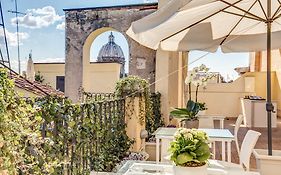 Terrace Pantheon Relais